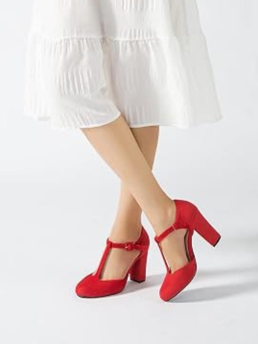Women's T-Strap Mary Jane Pumps, Chunky Heel, Vintage Style, Cut Out, 3.54 Inch